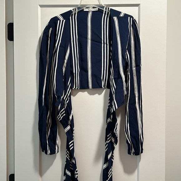 Flynn Skye cropped long sleeve blue and white blouse with dramatic tie front - Picture 7 of 9